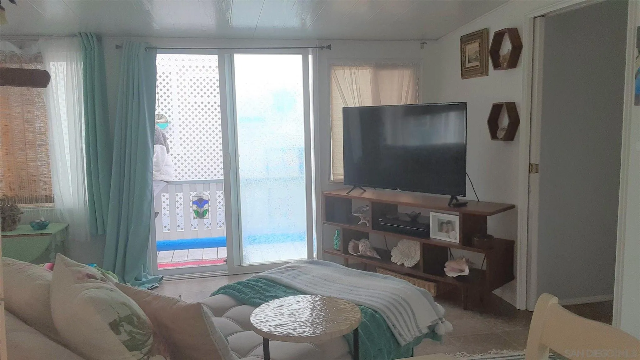 https://cdn.realtyfeed.com/cdn/127/210000465/b13f90b79535ae1de03e5e631de995d8.webp
