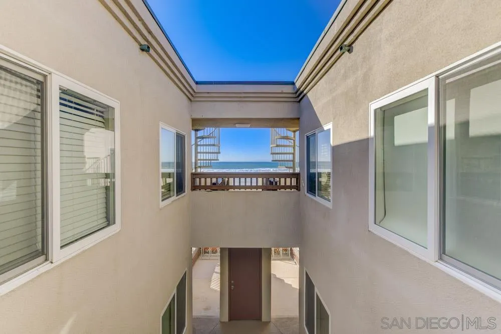 https://cdn.realtyfeed.com/cdn/127/210001301/c2f13dbbaf2d407702cfc317a6bbf2e2.webp