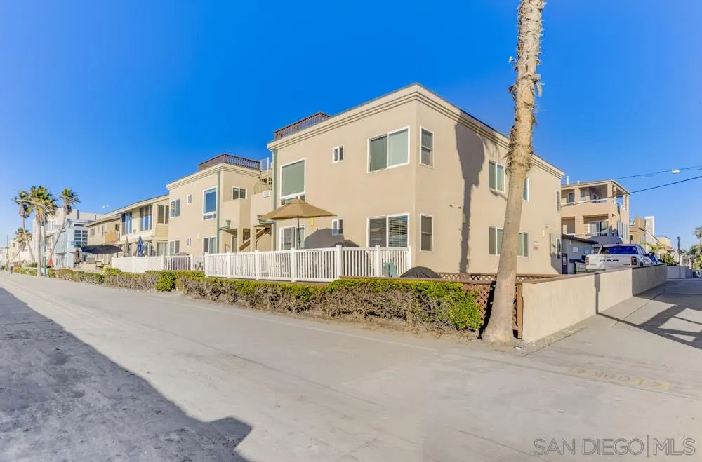 https://cdn.realtyfeed.com/cdn/127/210001301/d97d5048f8c43d68a32181bd51fe6e4f.webp