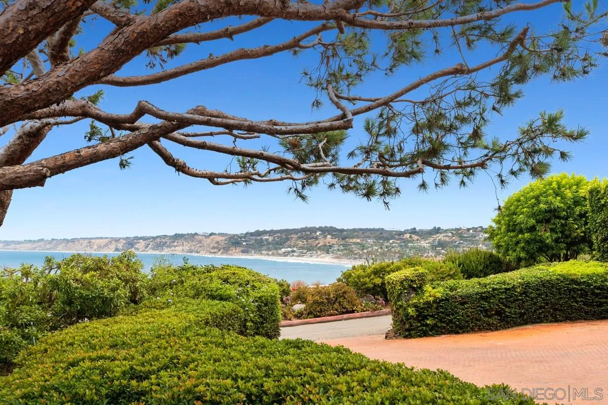 https://cdn.realtyfeed.com/cdn/127/210001468/a685f7d992dfc222513e98dafd7d2338.webp