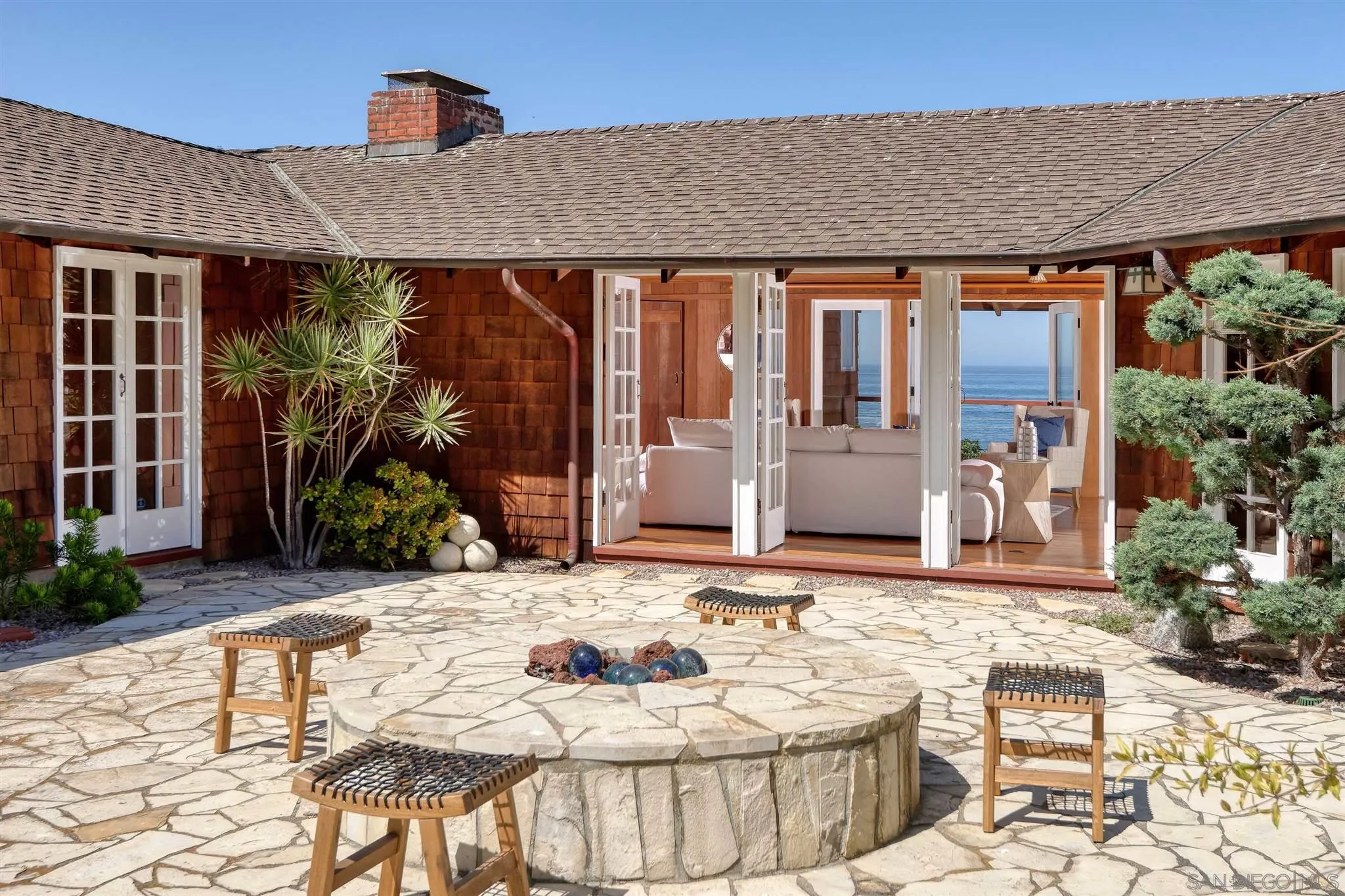 https://cdn.realtyfeed.com/cdn/127/210001468/fbc90da756be66a6c52eba595bdc8e04.webp