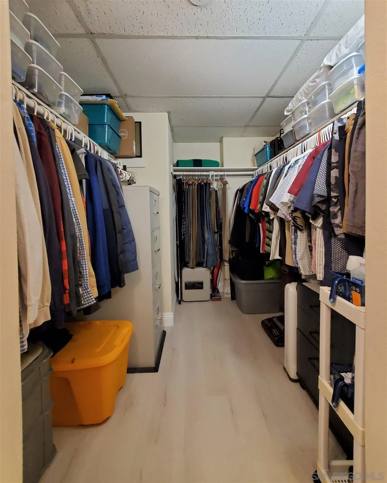 https://cdn.realtyfeed.com/cdn/127/210001916/af6b530383542ef6ab358cfed75066a8.webp