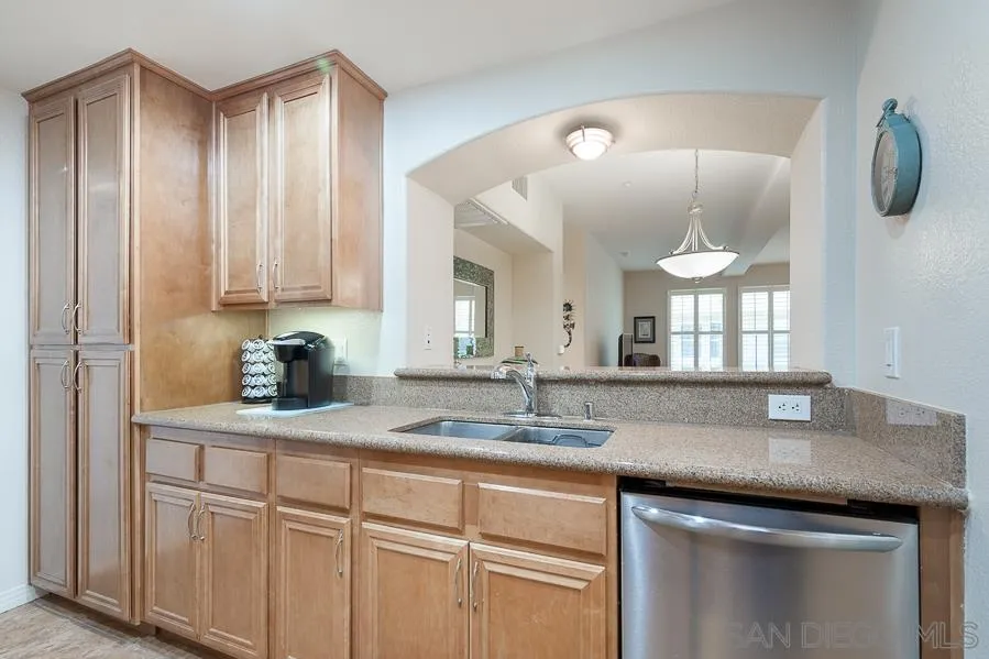 https://cdn.realtyfeed.com/cdn/127/210002951/3ef79c6226b193c9f780f25f32527561.webp