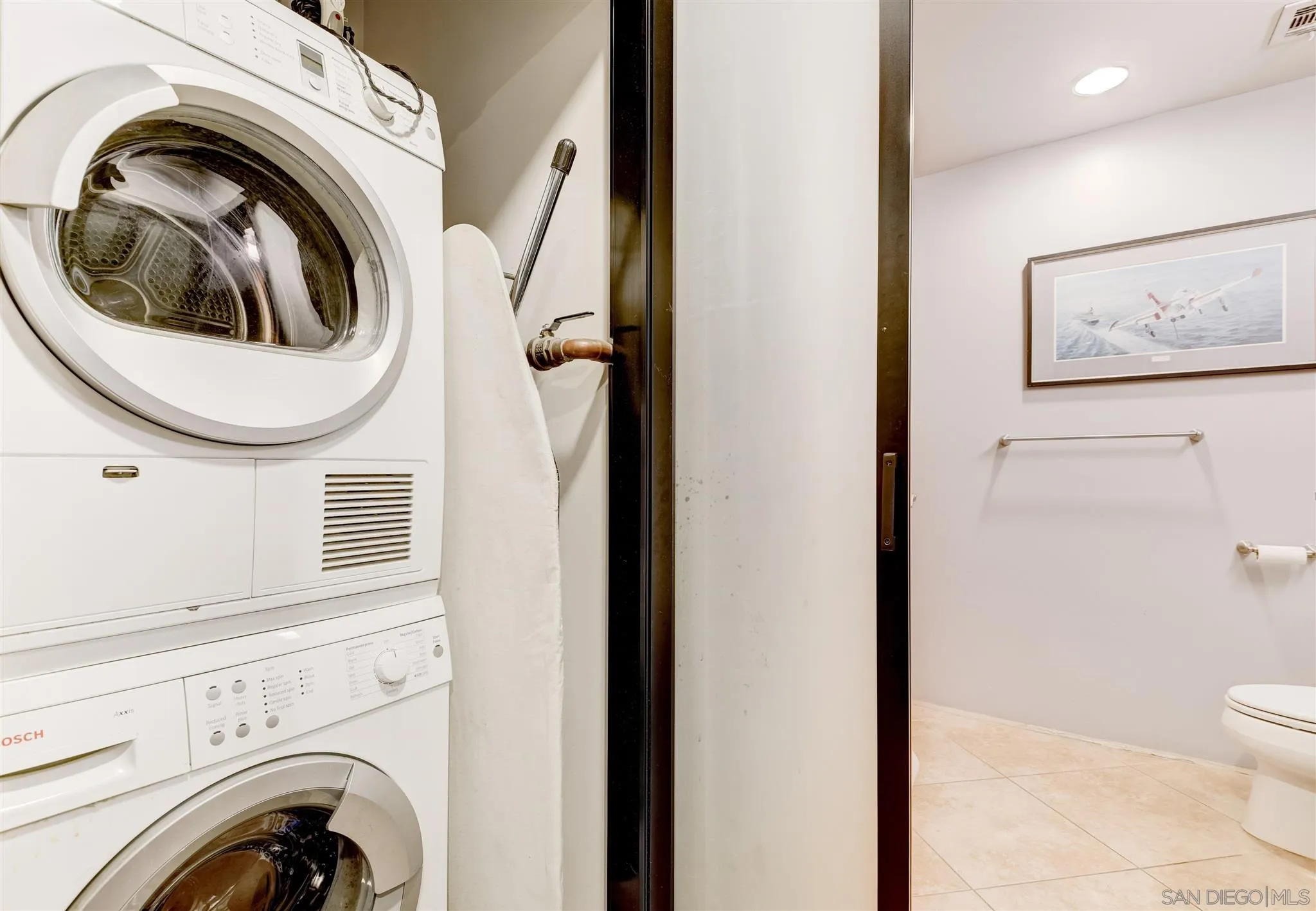 https://cdn.realtyfeed.com/cdn/127/210003848/448f330510a9a2d3eaa178b81113ad58.webp