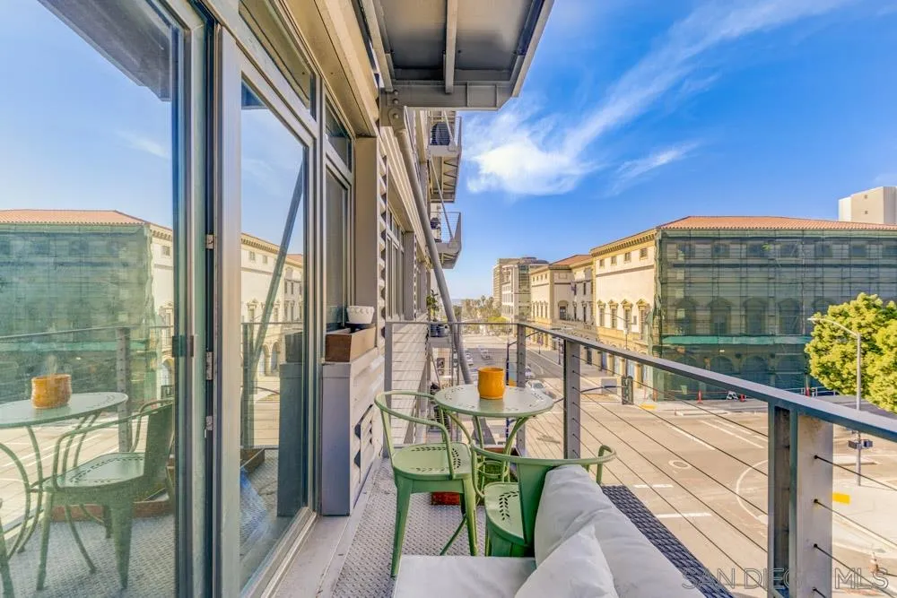 https://cdn.realtyfeed.com/cdn/127/210003848/bea29df4dde94a81b9dc5281264459b8.webp