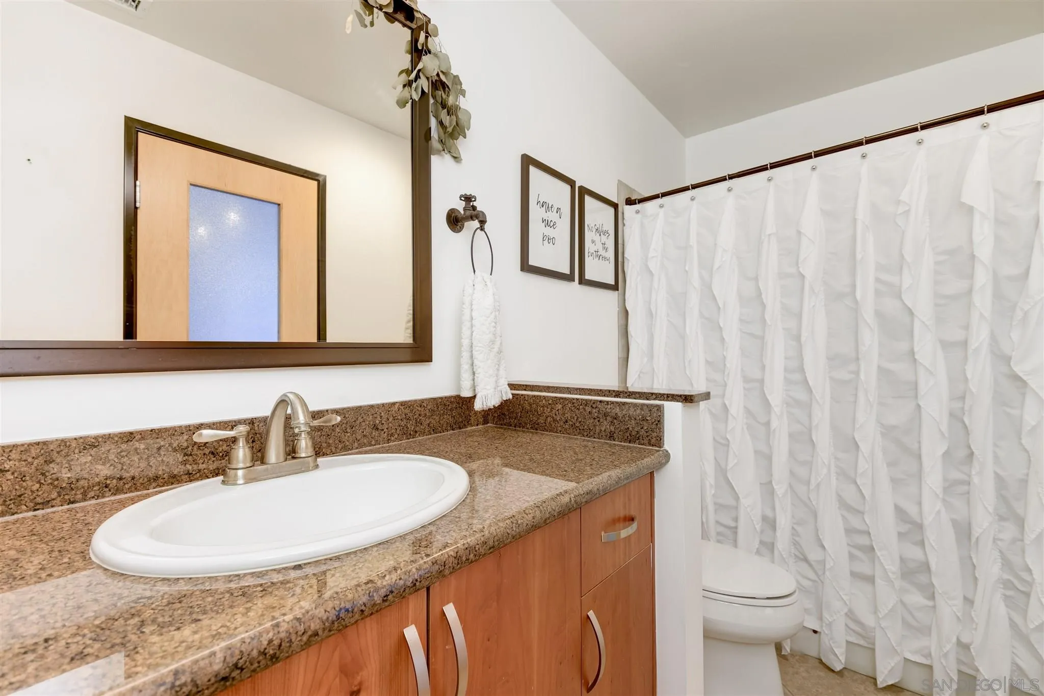 https://cdn.realtyfeed.com/cdn/127/210003848/cad5416d4b09f34d8c86fbf6a15e07f6.webp