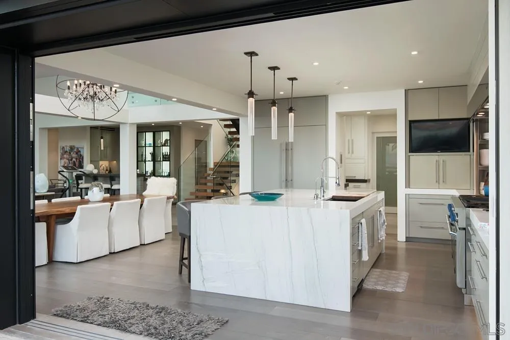 https://cdn.realtyfeed.com/cdn/127/210006932/0f9a0708e73ee739c8e462b817b68254.webp
