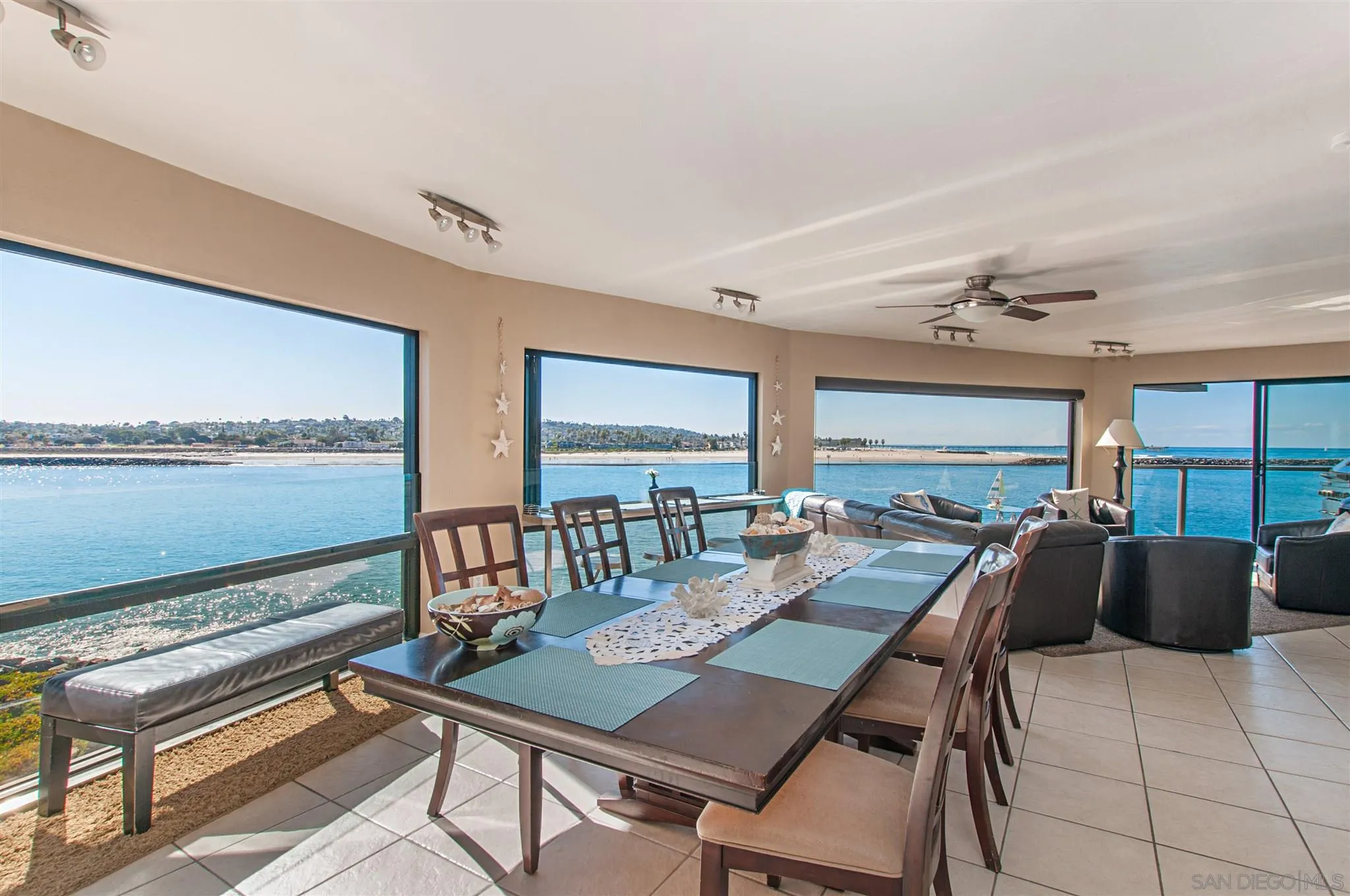 https://cdn.realtyfeed.com/cdn/127/210006941/0dfa0b50e18f00e32d252fe367cb2a40.webp