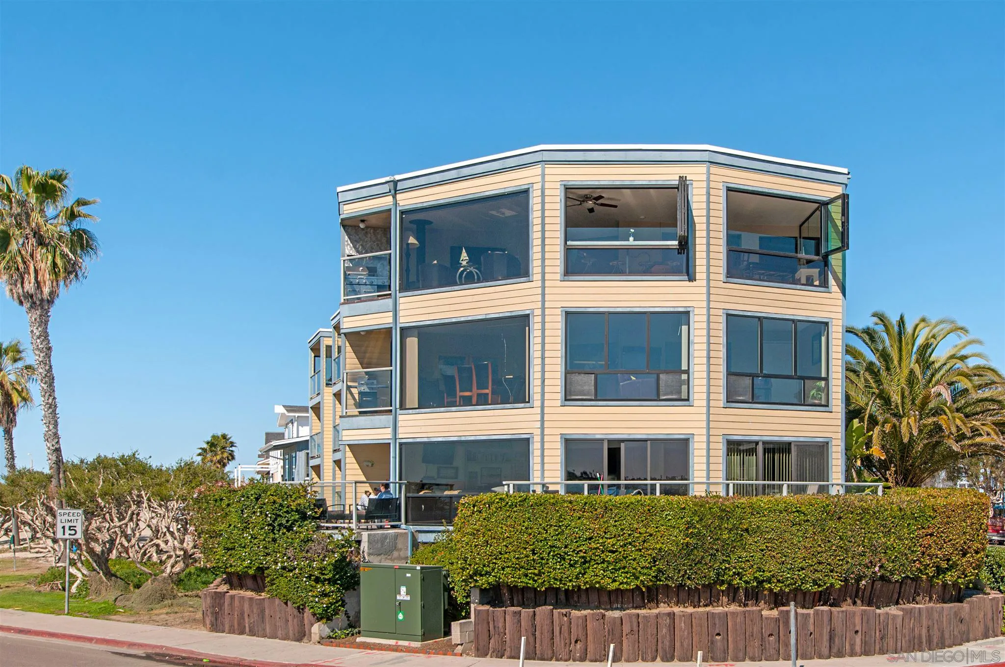 https://cdn.realtyfeed.com/cdn/127/210006941/4aa2bfd12b8e2615cfa50a559afae359.webp