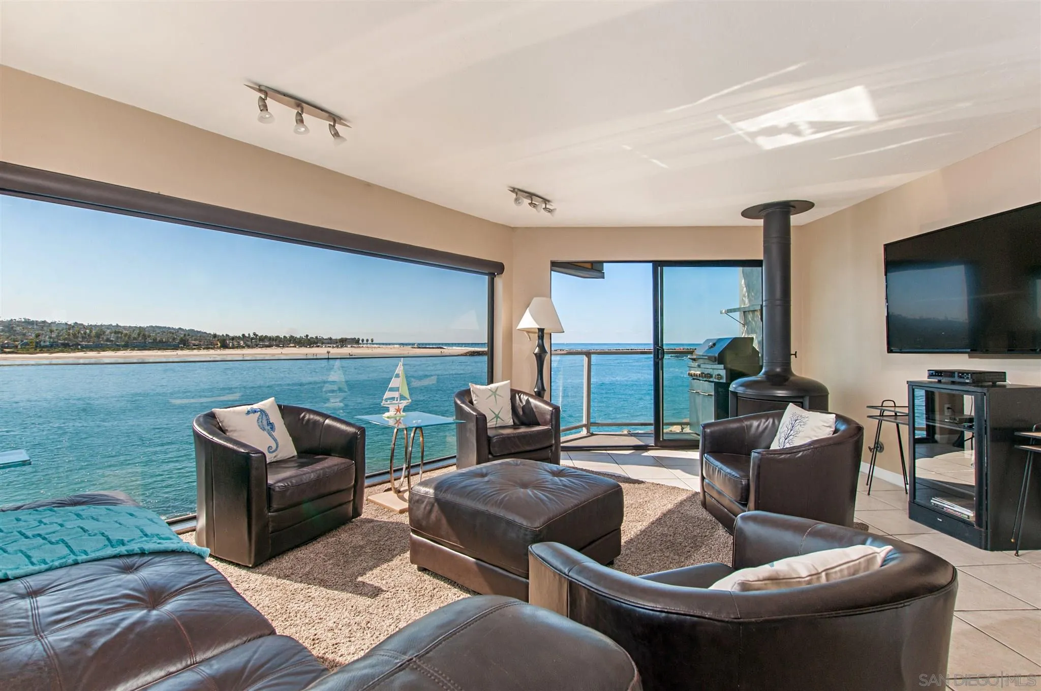 https://cdn.realtyfeed.com/cdn/127/210006941/648e5f87b14e1074af490b9d400c5c51.webp