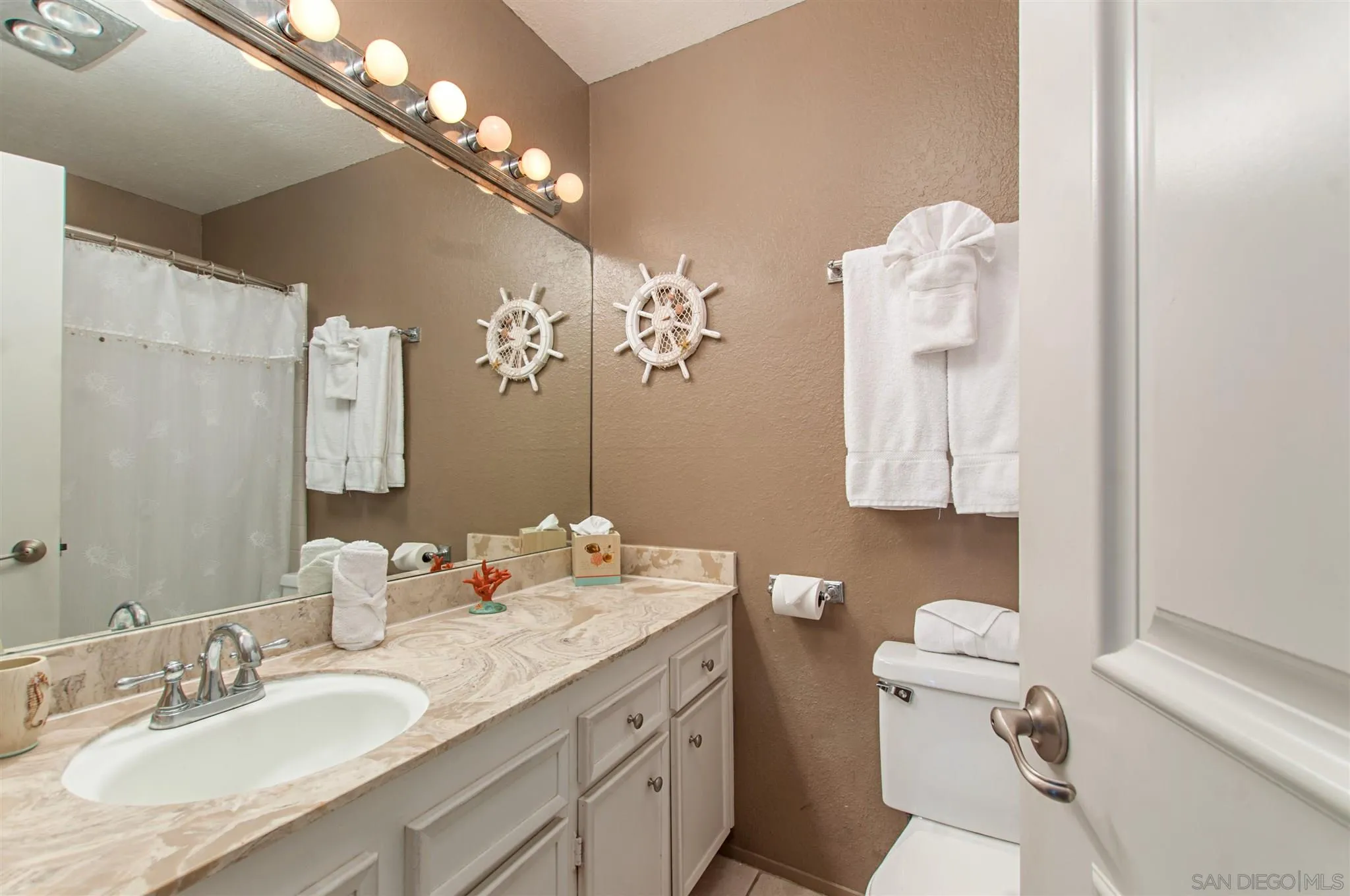 https://cdn.realtyfeed.com/cdn/127/210006941/f19fc221bf87d9732b90115a37534b28.webp