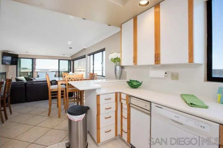 https://cdn.realtyfeed.com/cdn/127/210006943/9bcbac33f0518c7db8ac7d5beb709992.webp