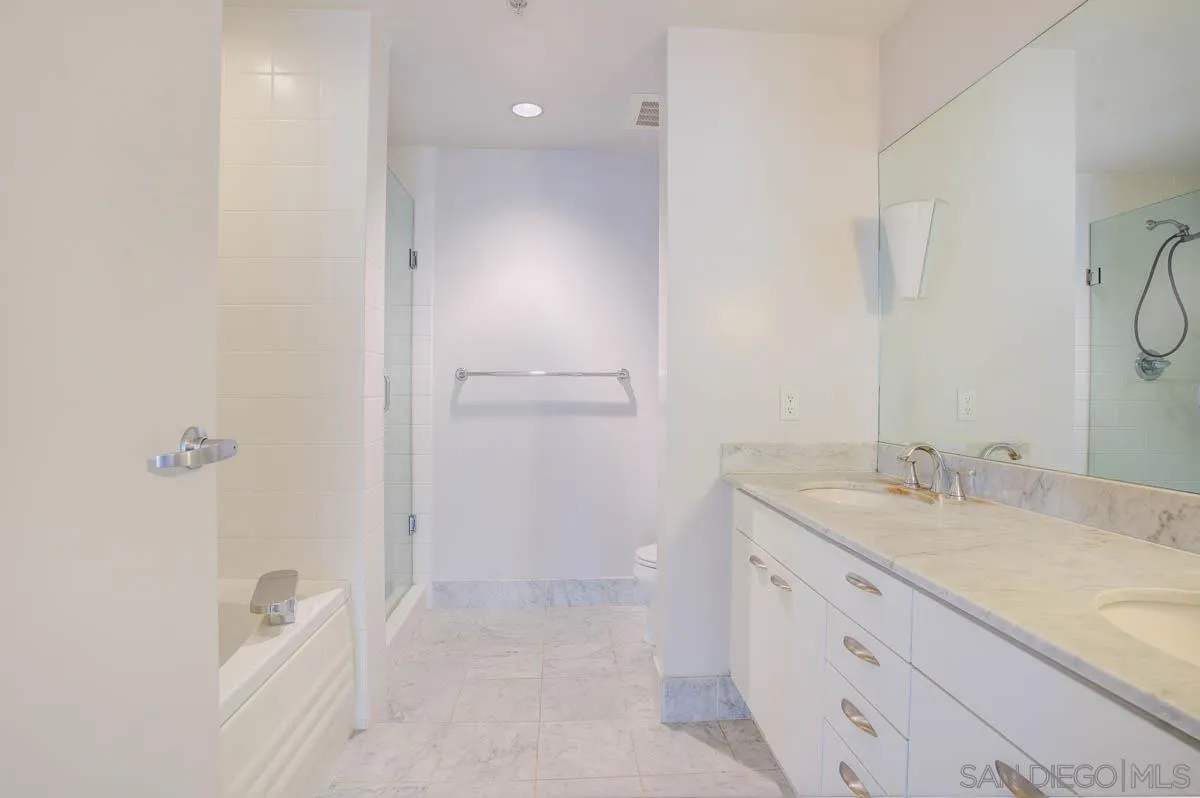 https://cdn.realtyfeed.com/cdn/127/210007081/c55ca1a2803827c32a3c090e2e09aa21.webp