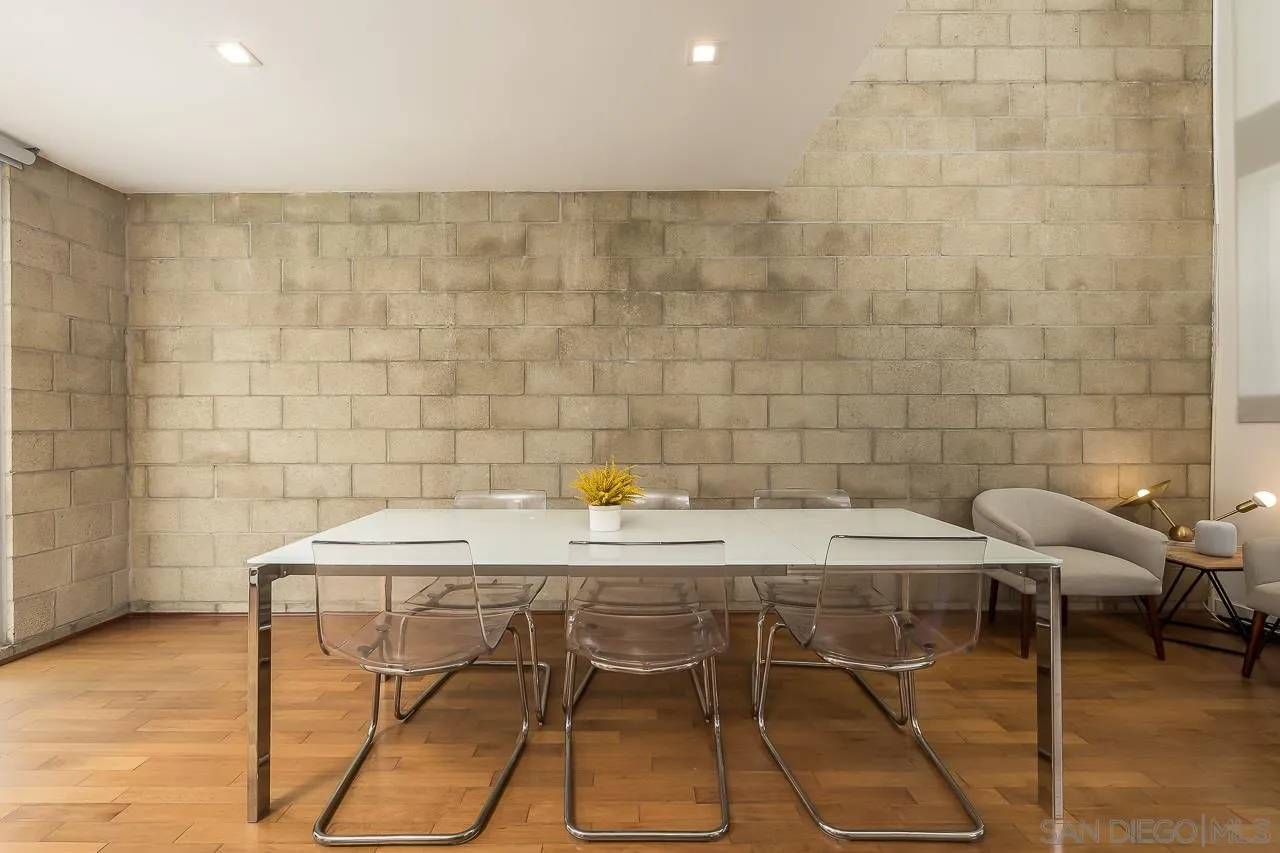 https://cdn.realtyfeed.com/cdn/127/210007147/22a0aae5d5cbe8f8b4e1335567028d41.webp