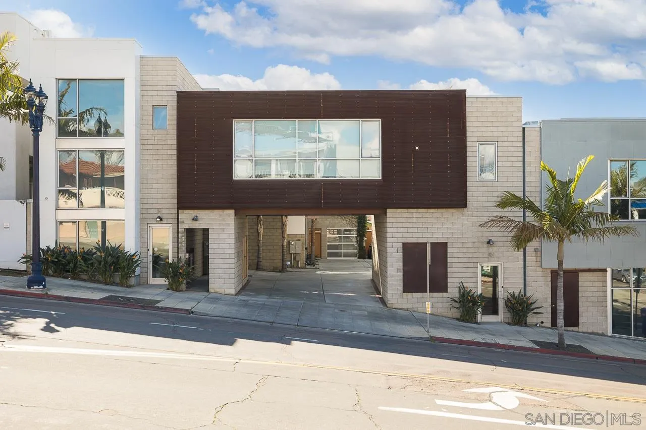https://cdn.realtyfeed.com/cdn/127/210007147/c144b132c6e94a5b3603557815efc585.webp