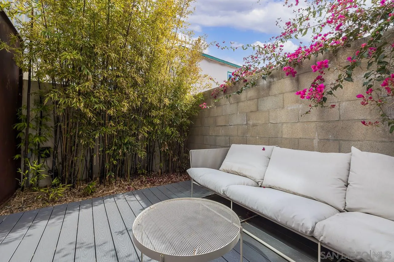 https://cdn.realtyfeed.com/cdn/127/210007147/fa9432c09a9bab310953f7ce1a364aaa.webp