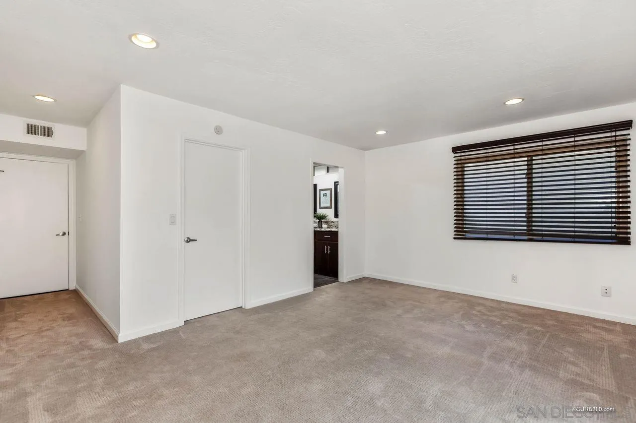 https://cdn.realtyfeed.com/cdn/127/210007177/0efc390b0b4348658f5b9cc11b873247.webp