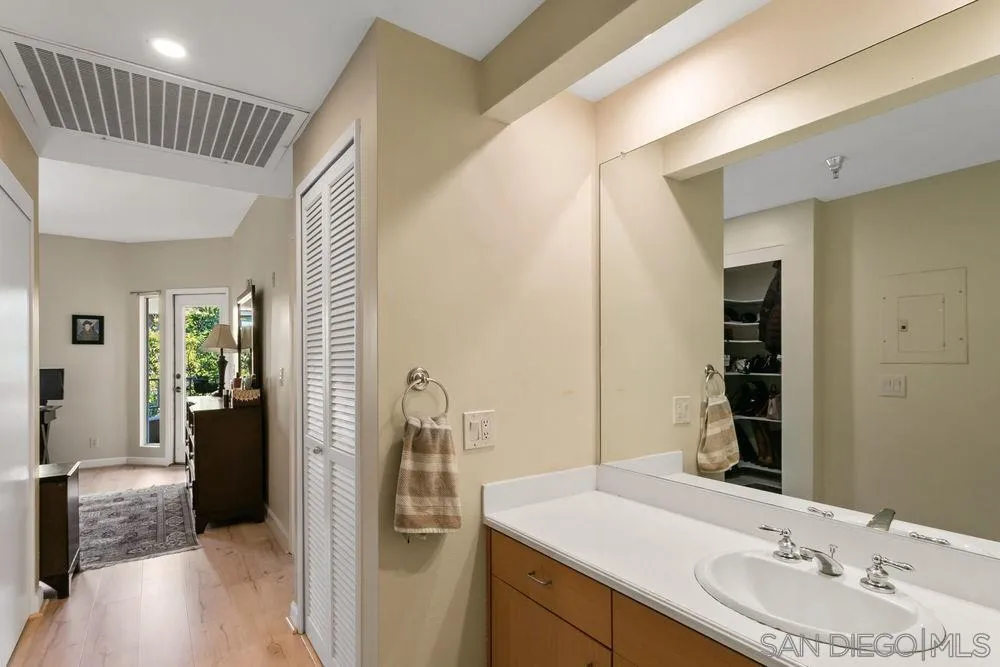 https://cdn.realtyfeed.com/cdn/127/210007306/308eb4e8727b45382063867bf861e1e1.webp