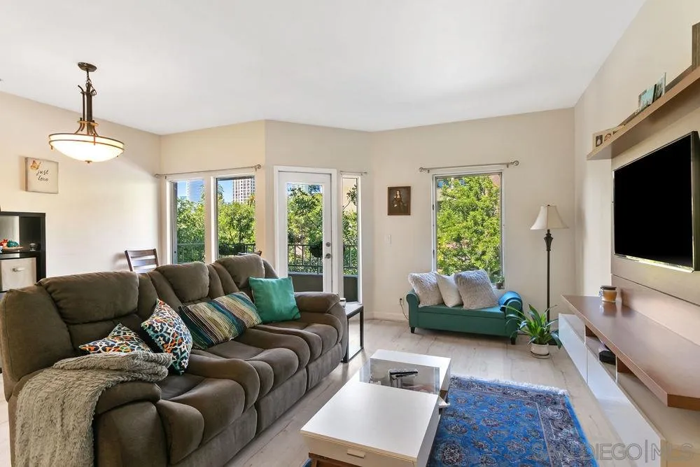 https://cdn.realtyfeed.com/cdn/127/210007306/a8b21ce13dca50b4f071db4efb2091c4.webp