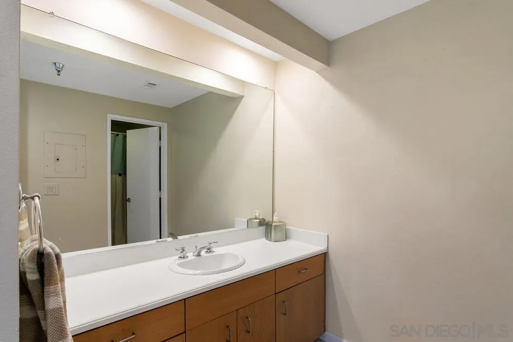 https://cdn.realtyfeed.com/cdn/127/210007306/d909745277a683d19cc93a489133f077.webp