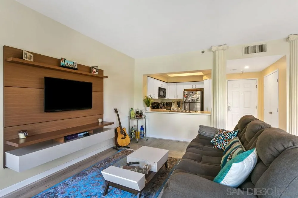https://cdn.realtyfeed.com/cdn/127/210007306/f9f7c9c7206e8f6c9f99bf6dbdc036ad.webp