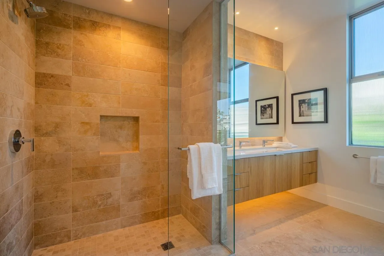https://cdn.realtyfeed.com/cdn/127/210007352/3d199eb717f6ac799c0427c04b172745.webp