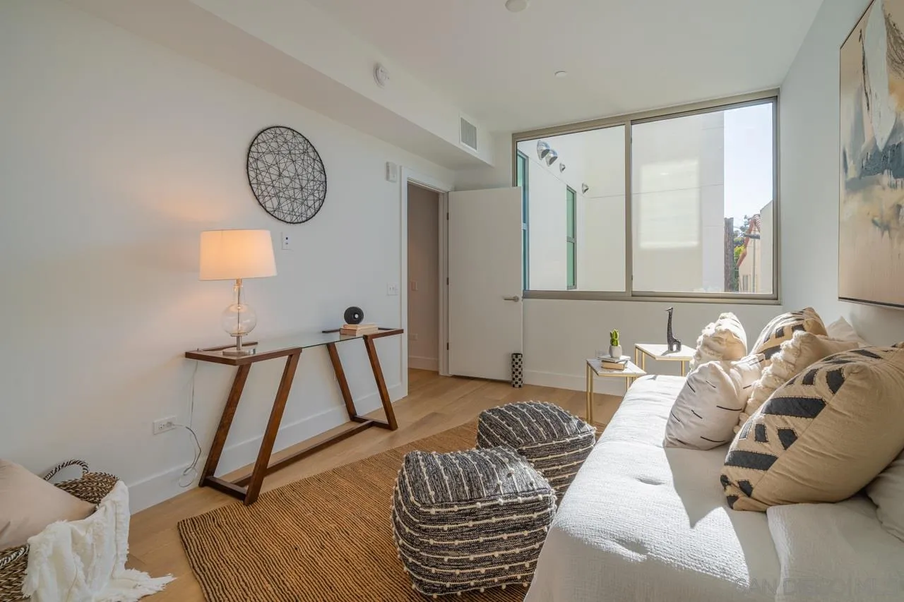 https://cdn.realtyfeed.com/cdn/127/210007352/575c1beb478f9415c438f2d723d97901.webp