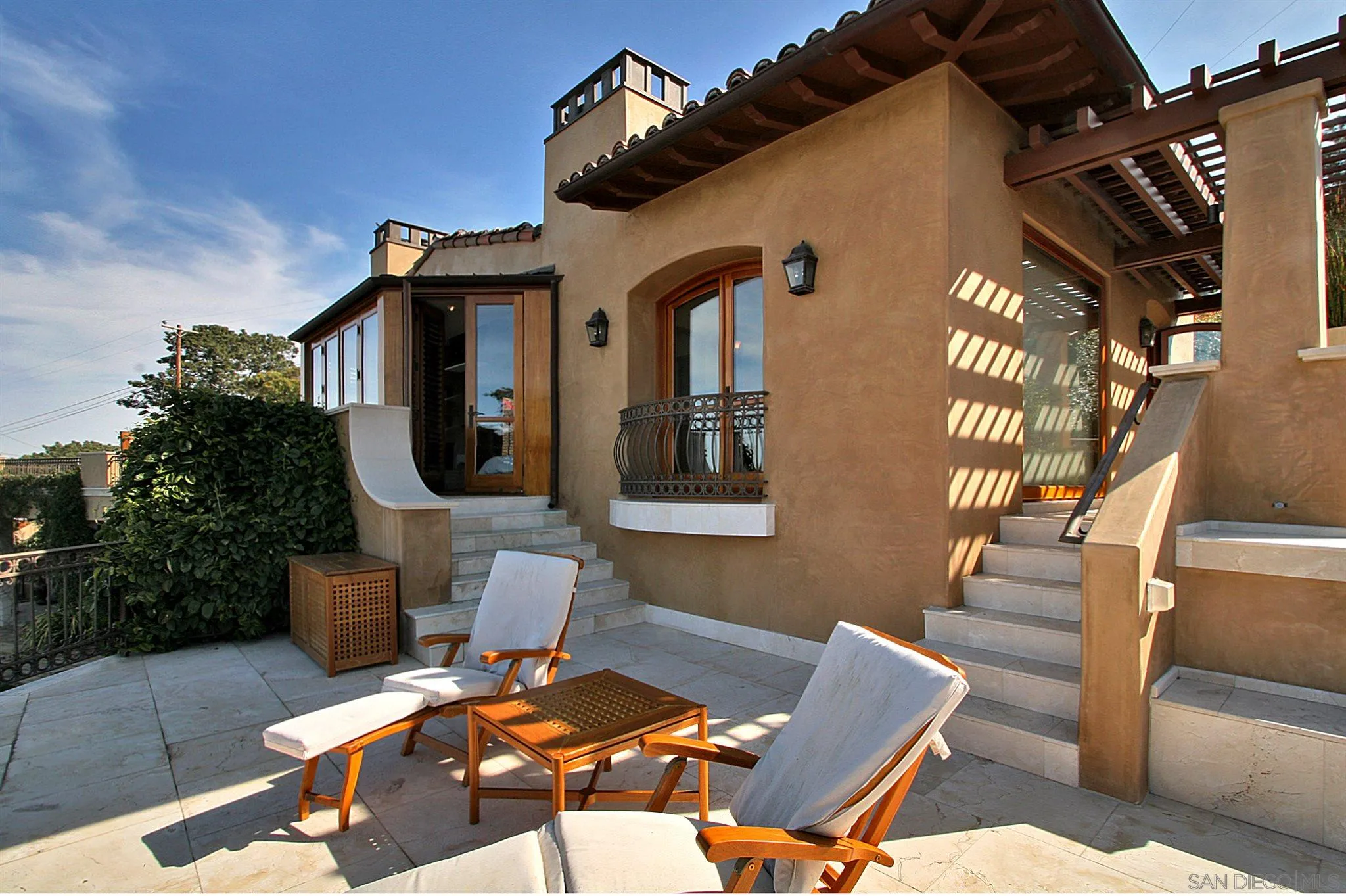 https://cdn.realtyfeed.com/cdn/127/210007445/0bd8f5f2ce6040f13032c348d2fdf6c8.webp