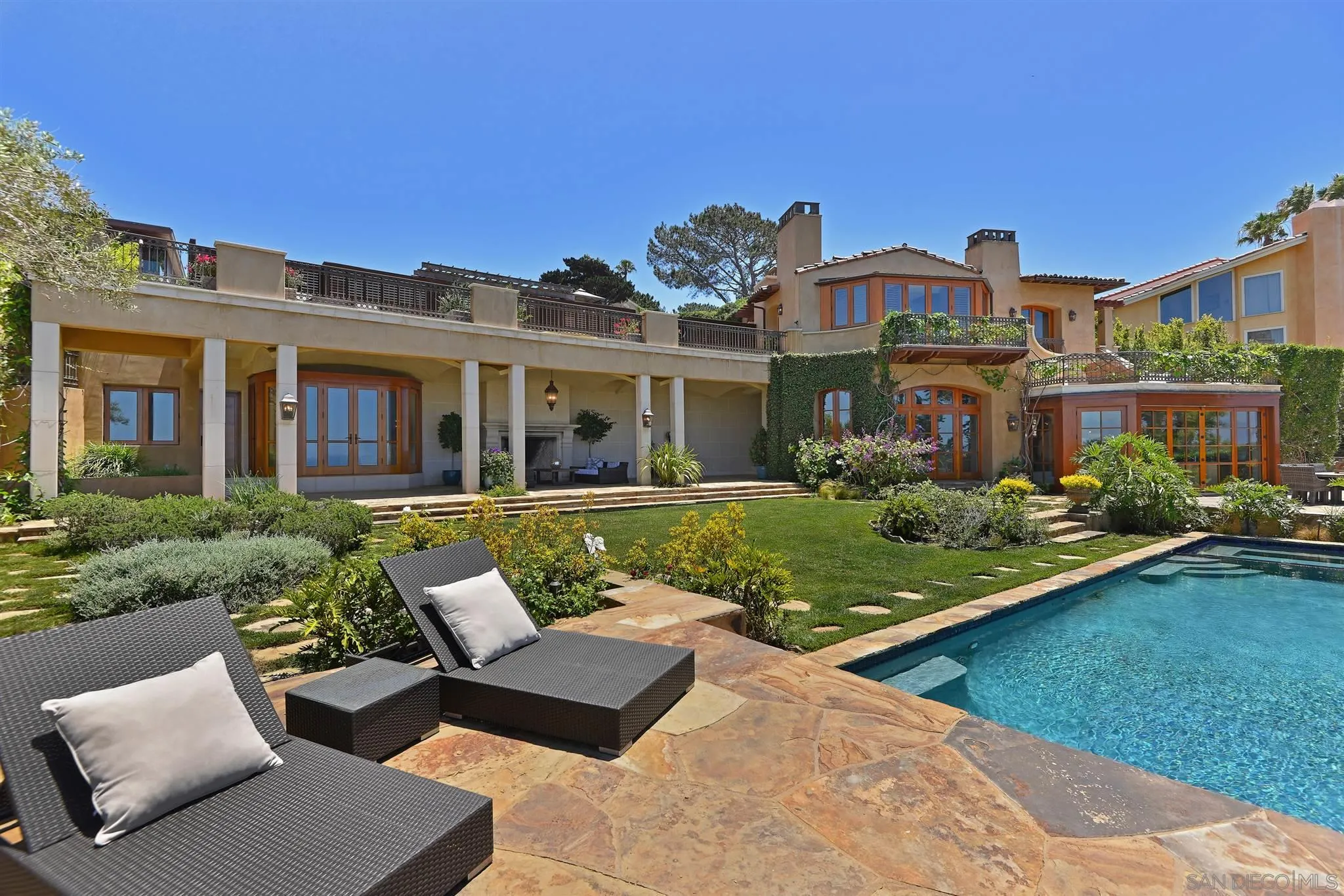 https://cdn.realtyfeed.com/cdn/127/210007445/2a6c19e0a76d329a0e678d6579ae9432.webp