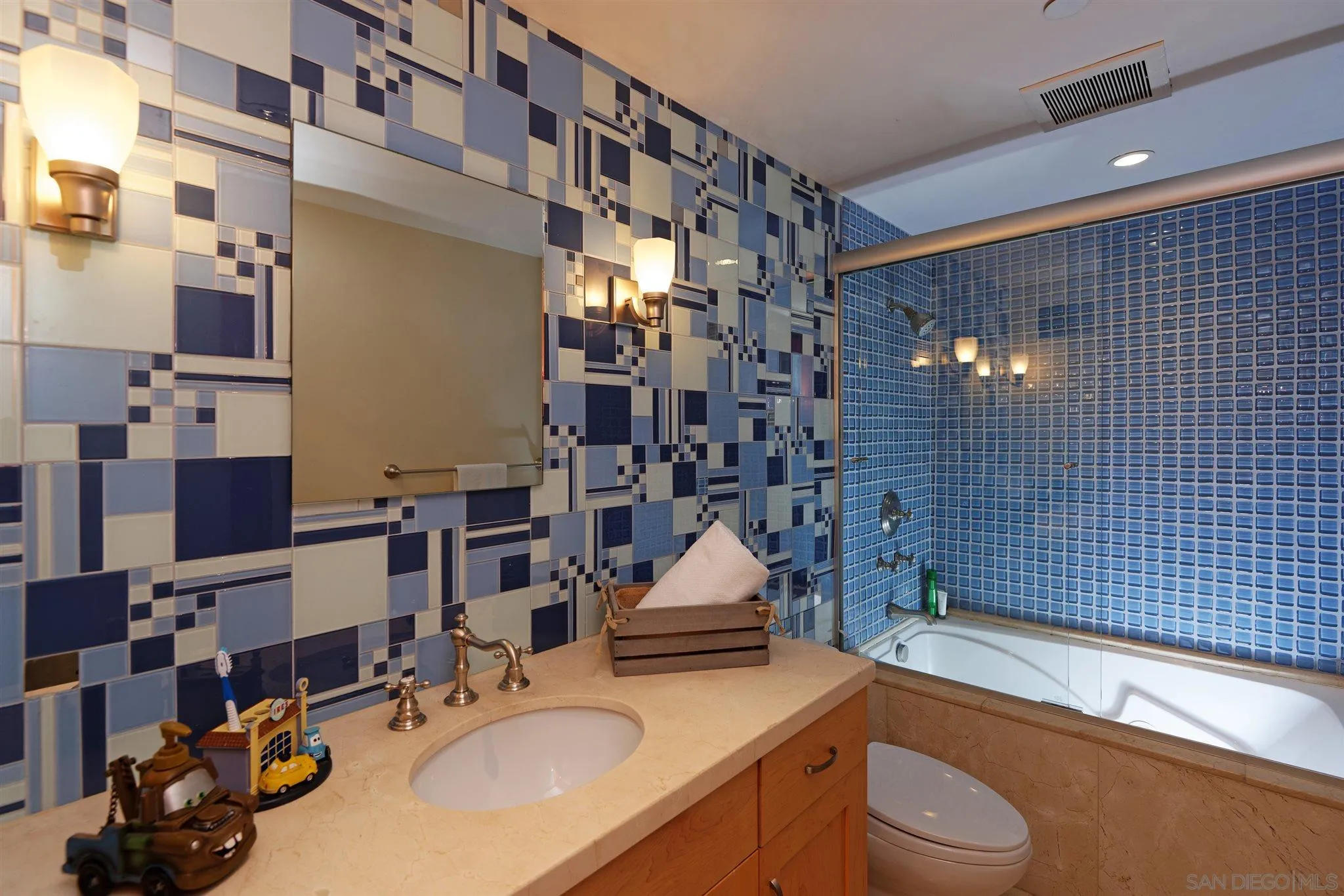 https://cdn.realtyfeed.com/cdn/127/210007445/534c11cc3f69a2e0d2b2bdfd7a4fa11b.webp