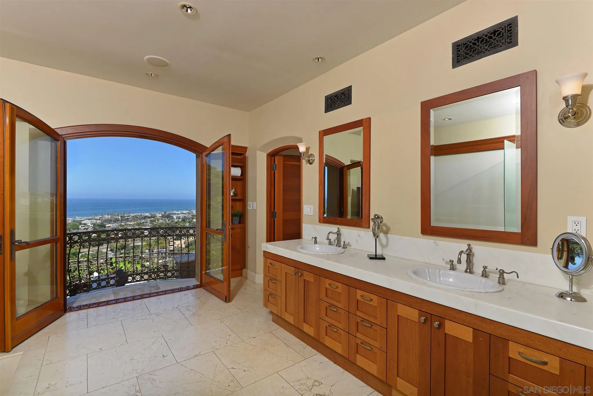 https://cdn.realtyfeed.com/cdn/127/210007445/acb8e0b686106dbc9e54fb76a0e986f7.webp