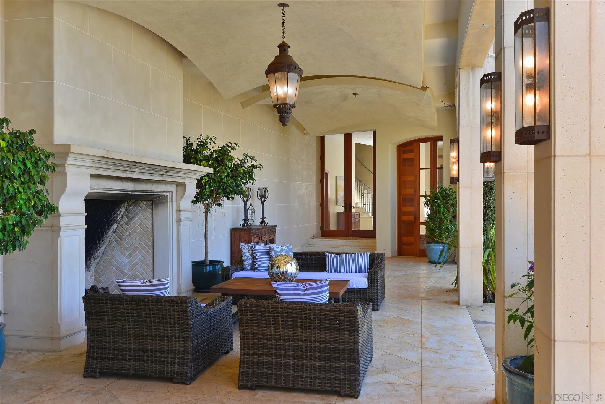 https://cdn.realtyfeed.com/cdn/127/210007445/e5f29e7d6f1a5bc1cf0f9eadc35eafcb.webp
