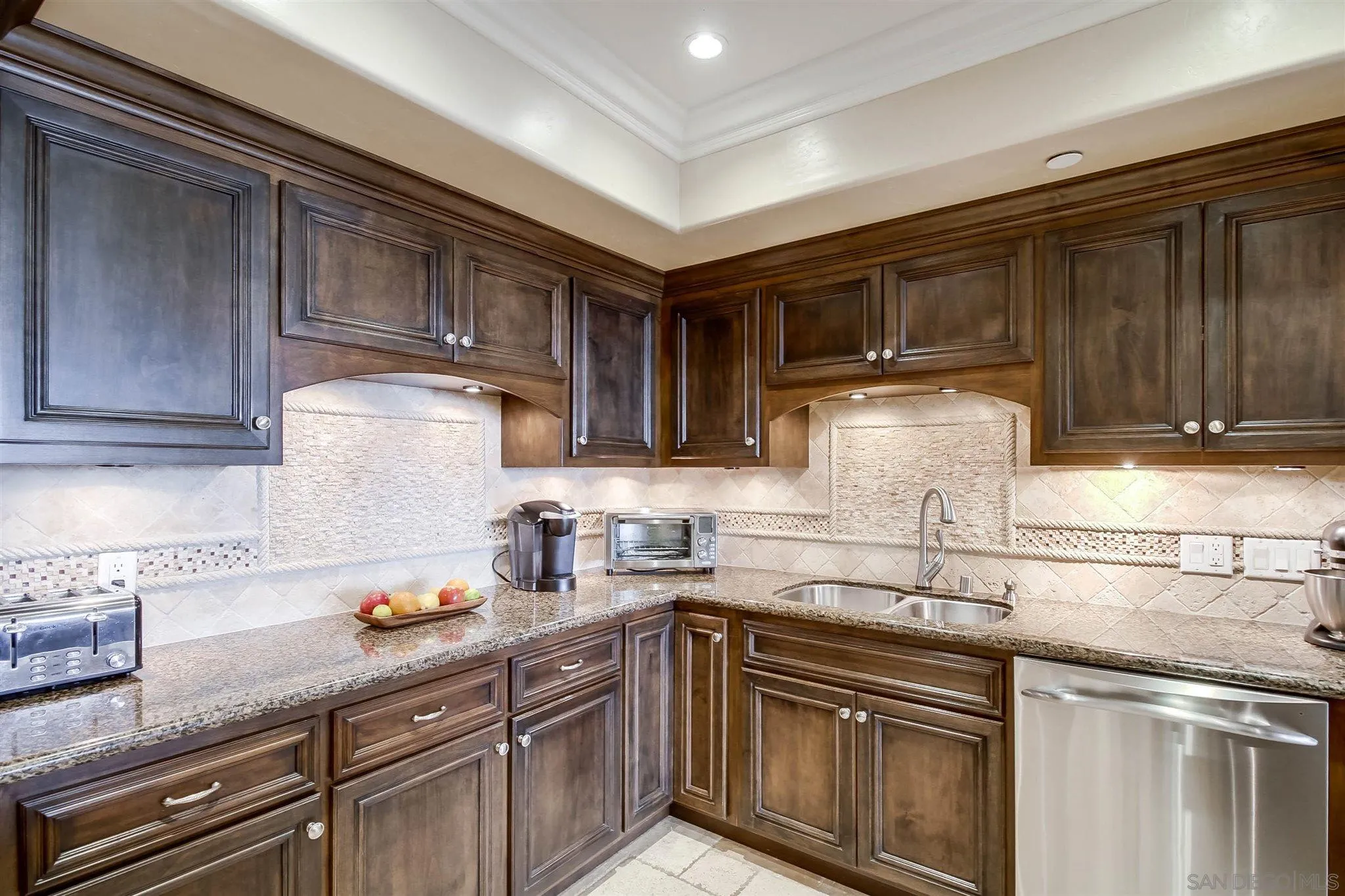 https://cdn.realtyfeed.com/cdn/127/210008200/220a1e2022baa0c9823638dab3a4ca7a.webp