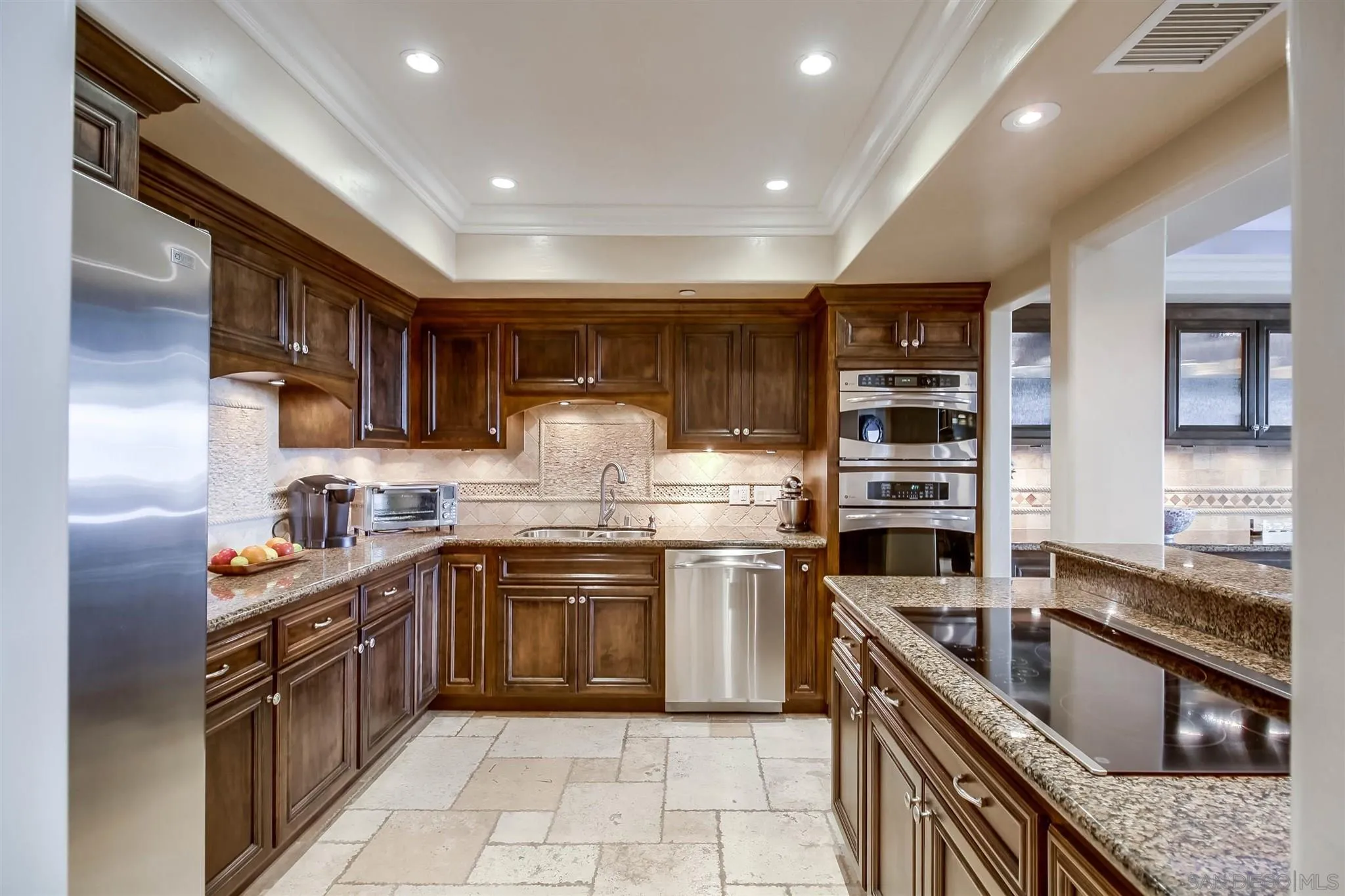 https://cdn.realtyfeed.com/cdn/127/210008200/3554738d7a2ce306b14c4bbec8267b1b.webp