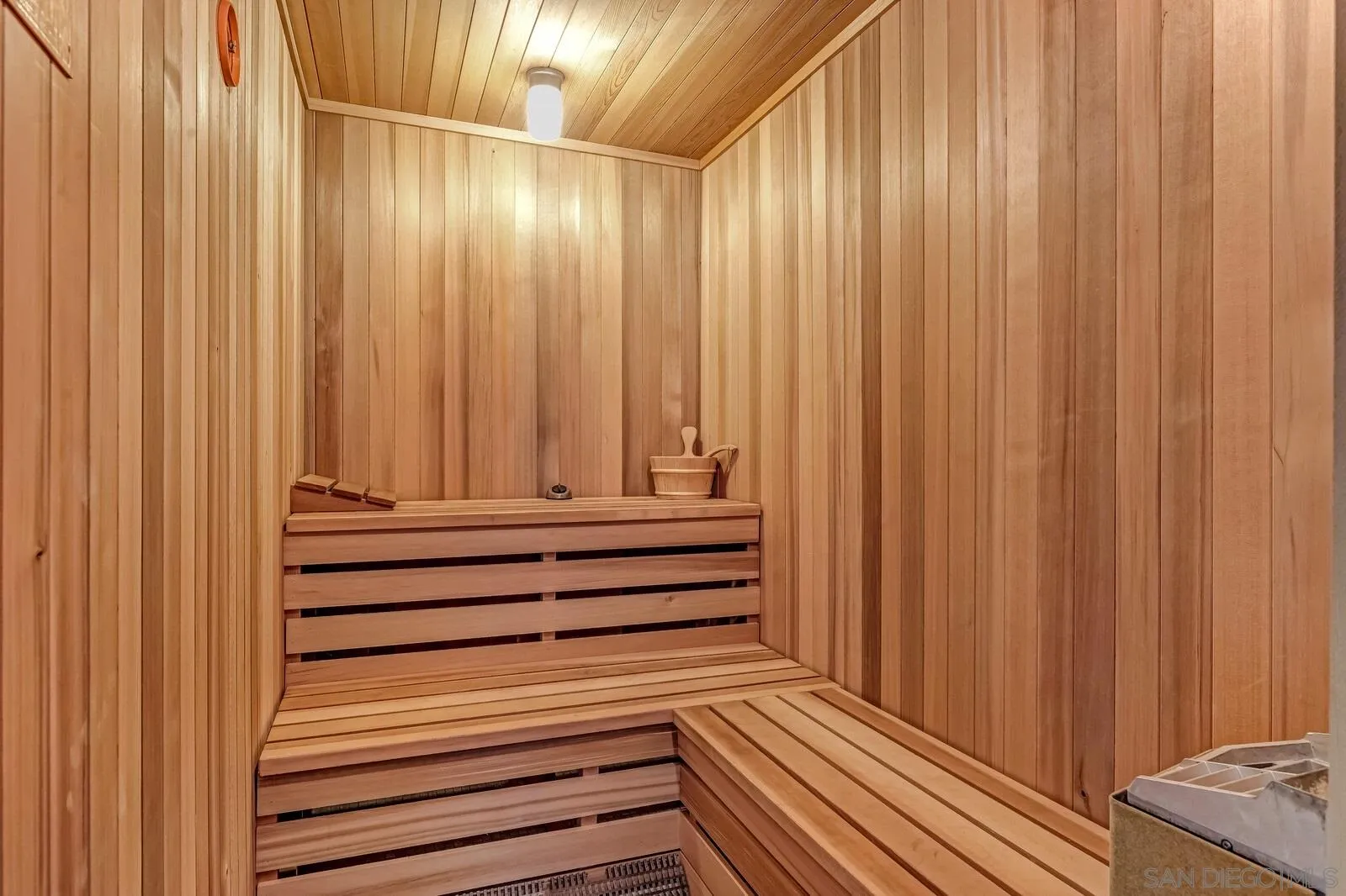https://cdn.realtyfeed.com/cdn/127/210008200/681497553b4c494db508054d6fe14824.webp