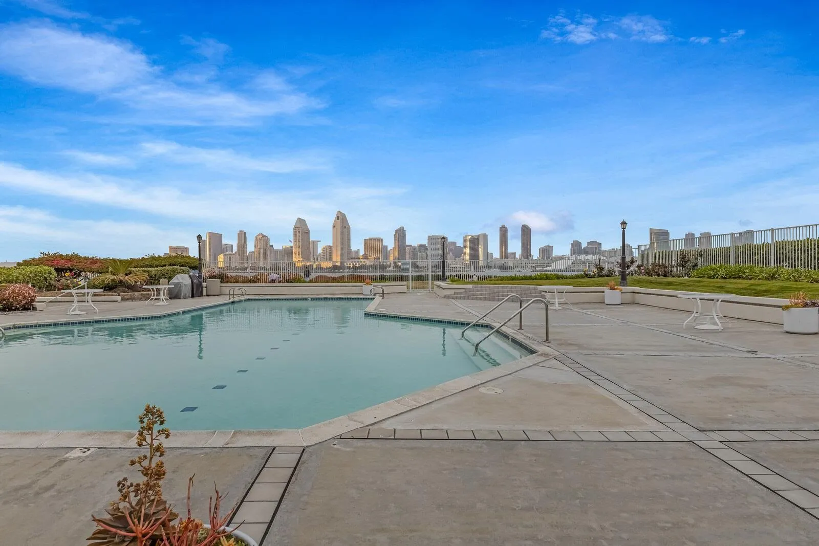 https://cdn.realtyfeed.com/cdn/127/210008200/79e8c16787a419001f8e4da2b5fbcbe5.webp