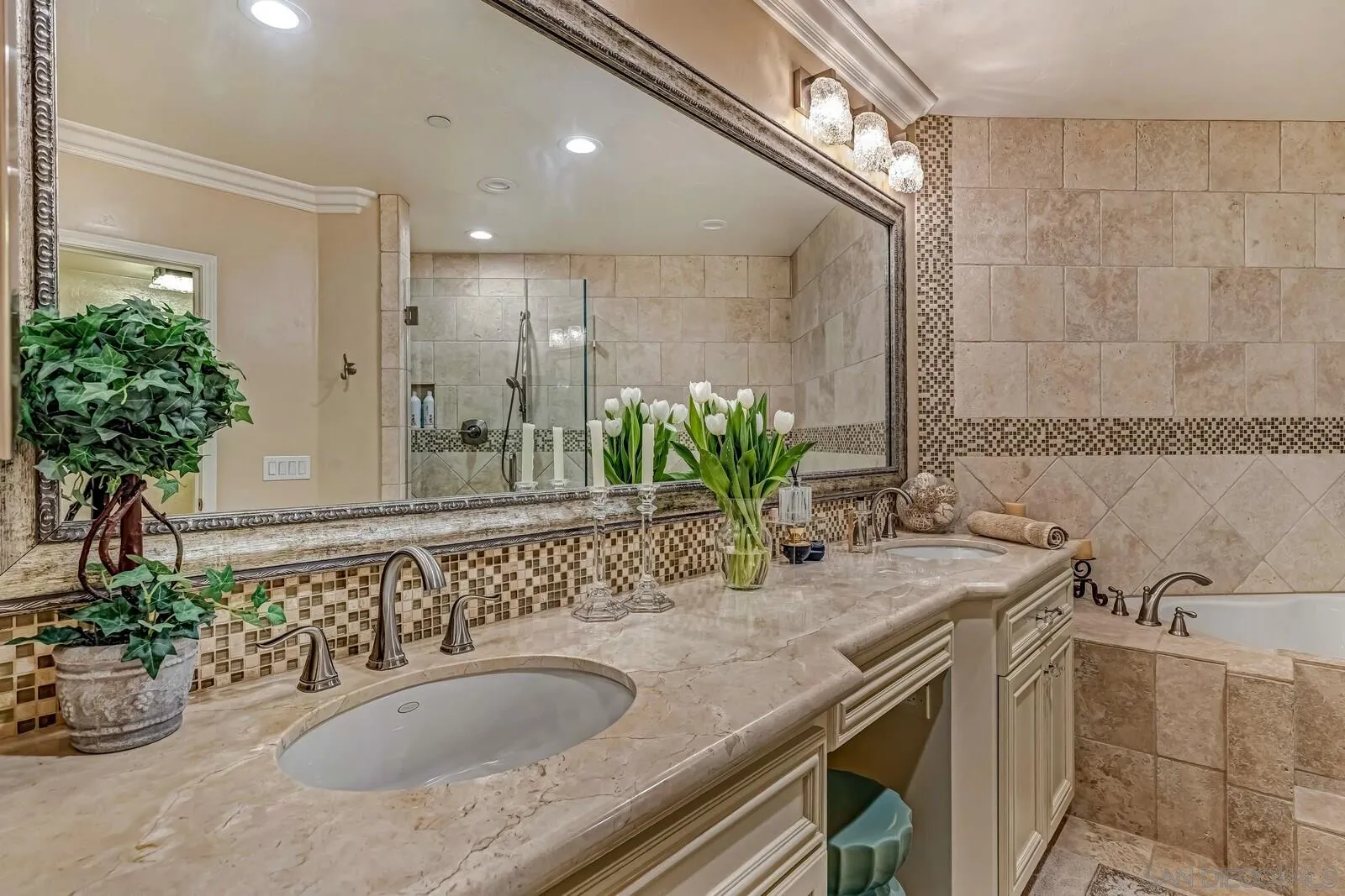 https://cdn.realtyfeed.com/cdn/127/210008200/7e896efd96ac9d090b3a1bbc04eb430e.webp