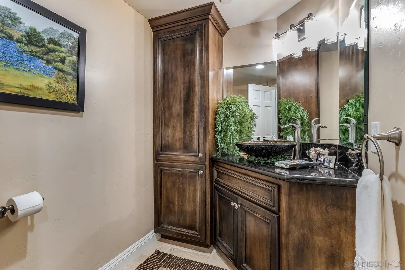 https://cdn.realtyfeed.com/cdn/127/210008200/cbb5572df646c6416478e6343329fd47.webp