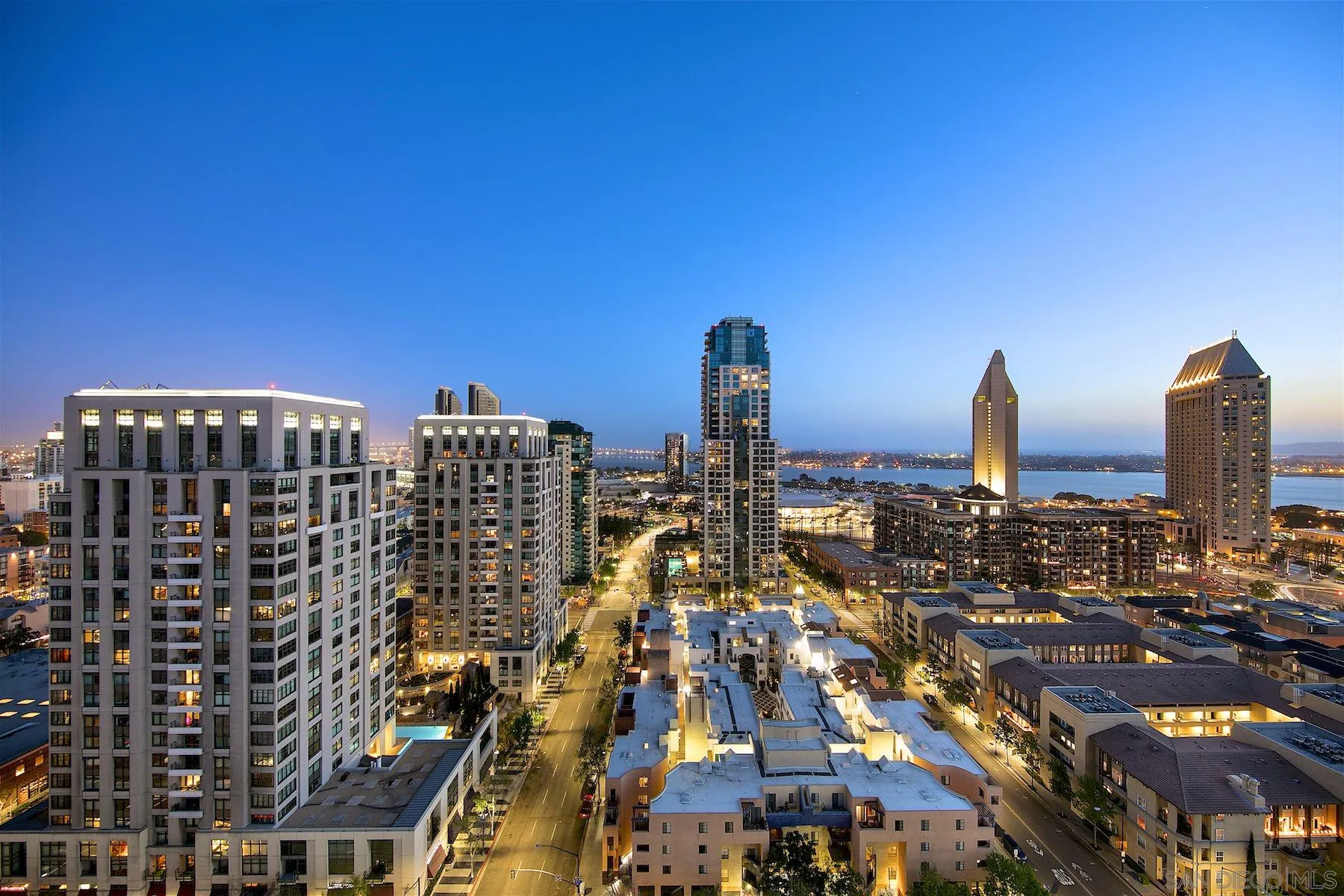 https://cdn.realtyfeed.com/cdn/127/210008223/f1953ac1a0992465dd51d97b6bb56bb4.webp