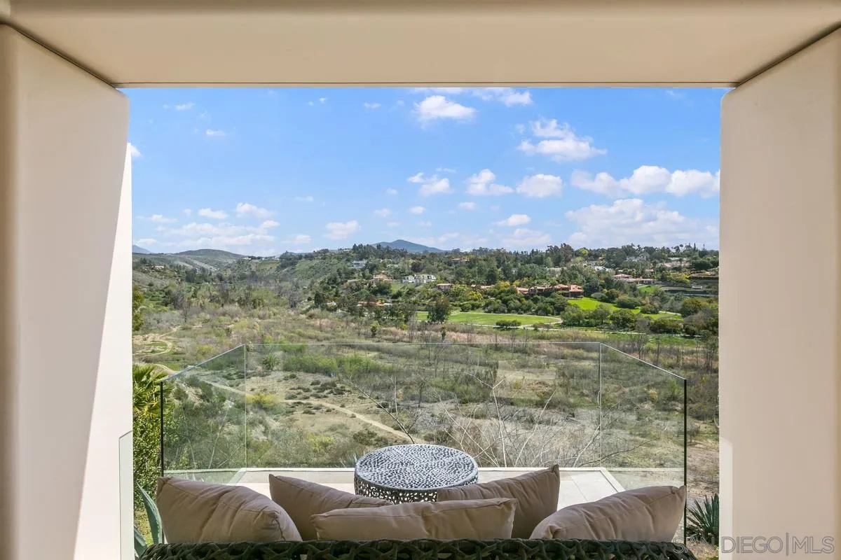 https://cdn.realtyfeed.com/cdn/127/210008341/225bcb670c010f8a6b609adb40c17a15.webp