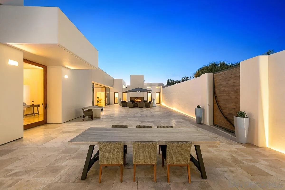 https://cdn.realtyfeed.com/cdn/127/210008341/98aa303d31944c95ad0bd67b1afa2d68.webp