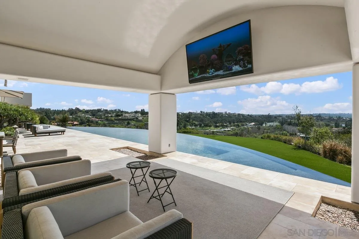 https://cdn.realtyfeed.com/cdn/127/210008341/e76e440a9fedeb5624fb7bda678bfb38.webp