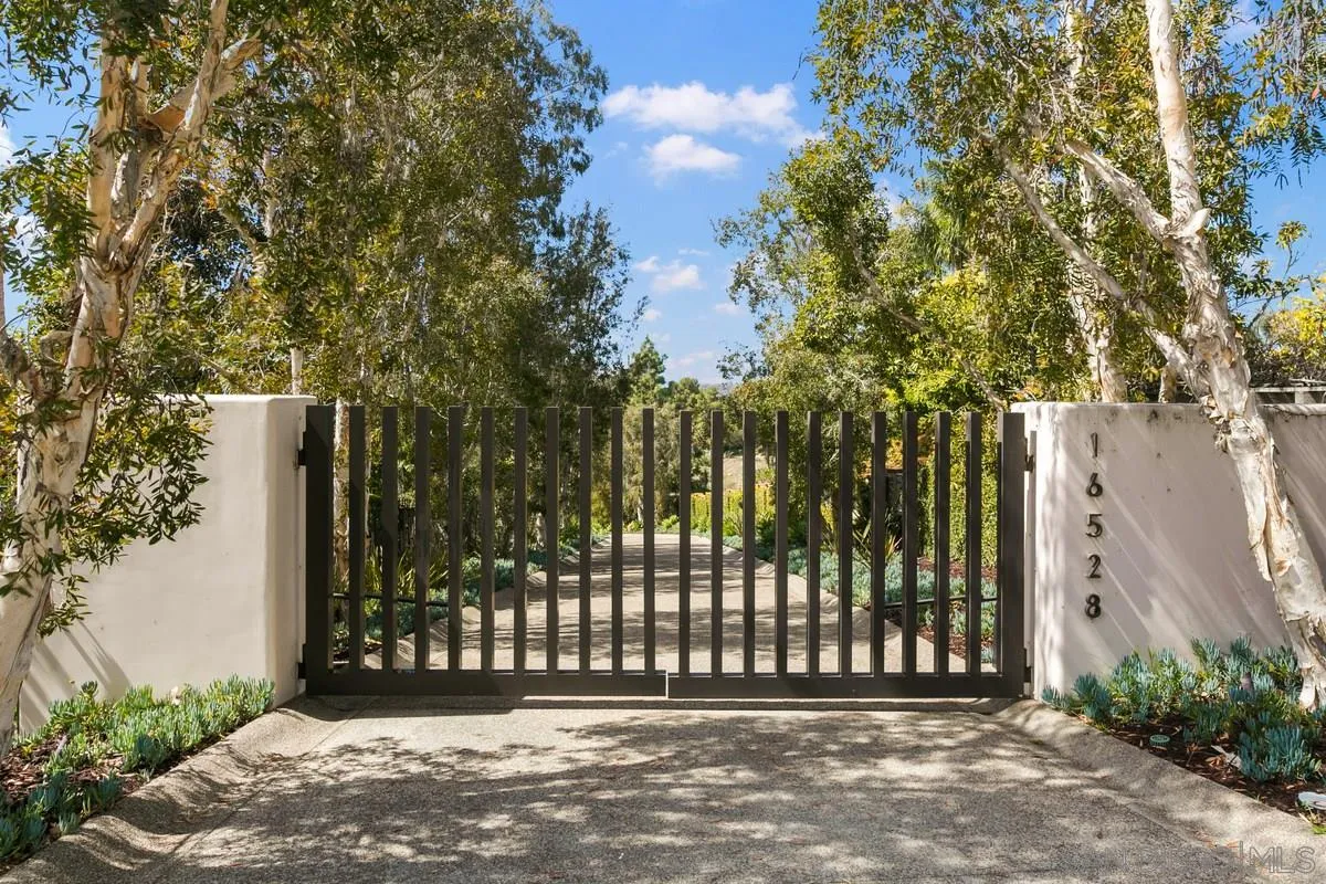 https://cdn.realtyfeed.com/cdn/127/210008341/ee64efb206d10074d2d38365046d4413.webp
