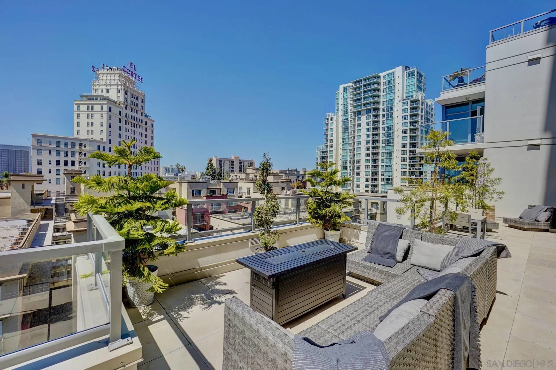 https://cdn.realtyfeed.com/cdn/127/210008370/85670affd6237e4fe8ee8e75e097f0c4.webp