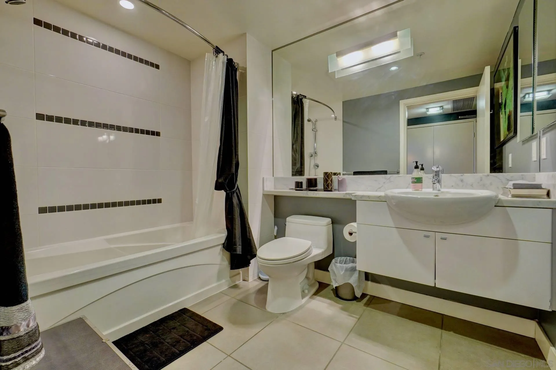 https://cdn.realtyfeed.com/cdn/127/210008370/98d0bd0c6359ffac317280af2196b9bb.webp