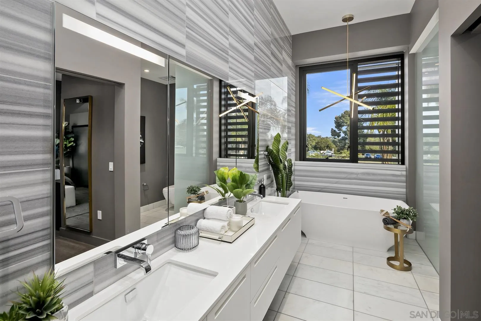 https://cdn.realtyfeed.com/cdn/127/210008399/513ff09fd24df7bcf4b168a2e48ff4c9.webp