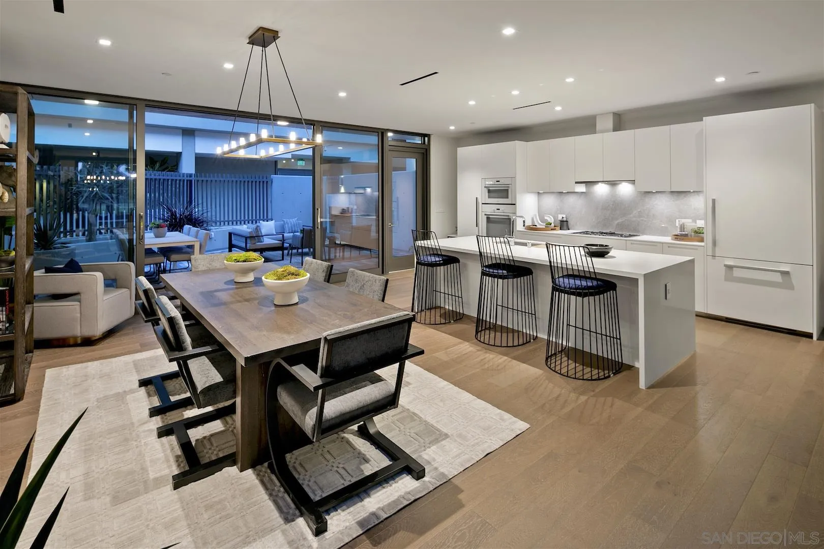 https://cdn.realtyfeed.com/cdn/127/210008399/59fdf2cfe7f2bc7bc1a7df0b8a6633b7.webp