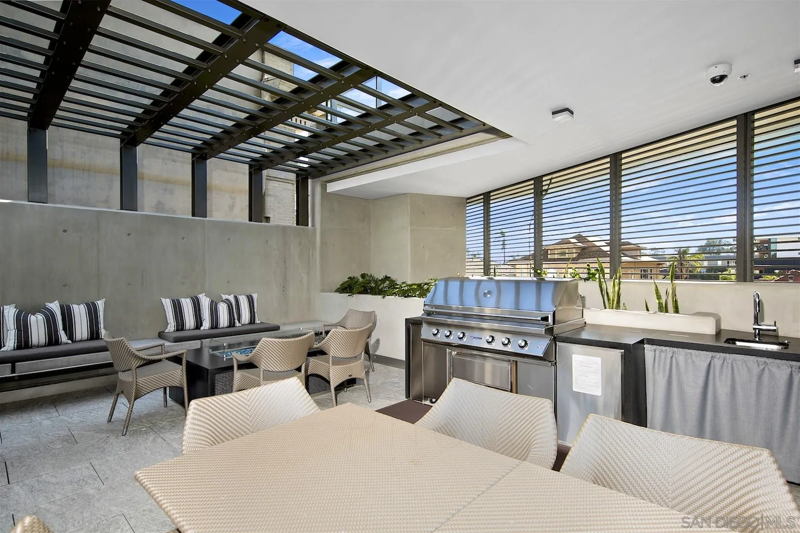https://cdn.realtyfeed.com/cdn/127/210008399/bdd5933809ce9216098863cd859263ce.webp