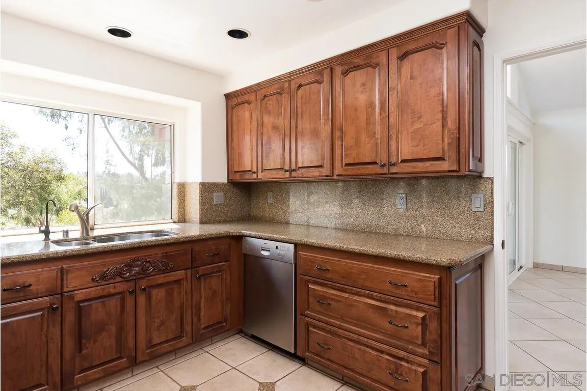 https://cdn.realtyfeed.com/cdn/127/210008413/1a097f1643c864a7c787ccab12e7a42e.webp