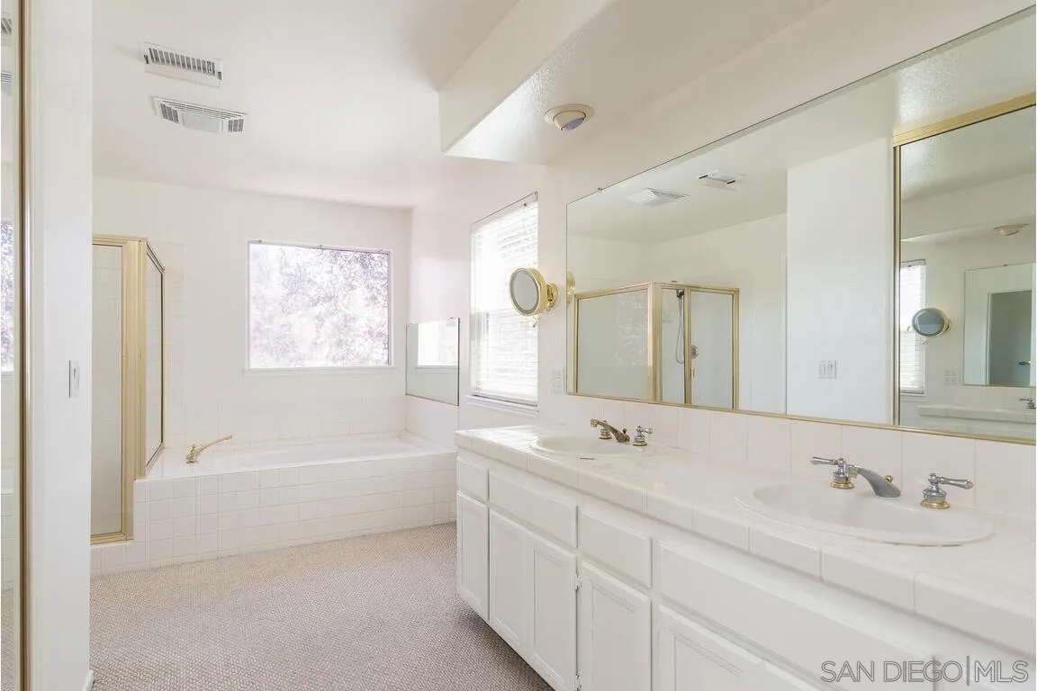 https://cdn.realtyfeed.com/cdn/127/210008413/4e1693c8e4781326b0a525766abc74f8.webp